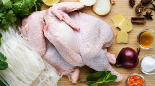 Ukrán és brazil csirke kerül a pultokba a madárinfluenza miatt