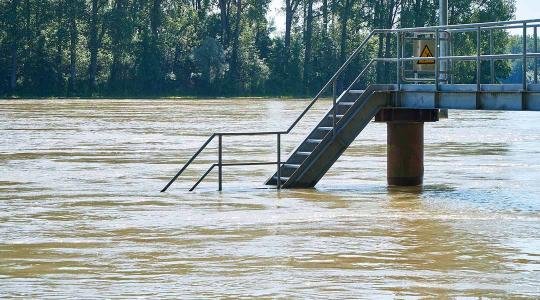 Rendkívüli hírek: áradásokra kell készülni a sok csapadék miatt