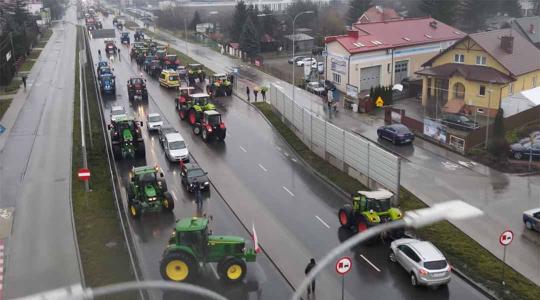 Traktorokkal tüntetnek a lengyel gazdák az ukrán gabona miatt