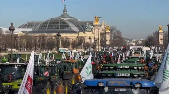 500 traktor bénította meg Párizs belvárosát – Videó