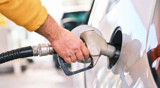 A benzin és a gázolaj ára is változik: az egyik drágul, a másik olcsóbb lesz