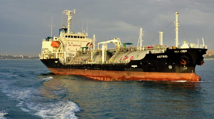 A hajókon tárolt rengeteg orosz gázolaj felhalmozódása arra utal, hogy a vevők kerülik a szankcionált üzemanyagot, mivel rendkívül enyhe téli időjárás lecsökkentette a keresletet.