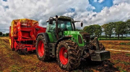 Amikor a számok beszélnek: ennyi traktor lelt gazdára októberben