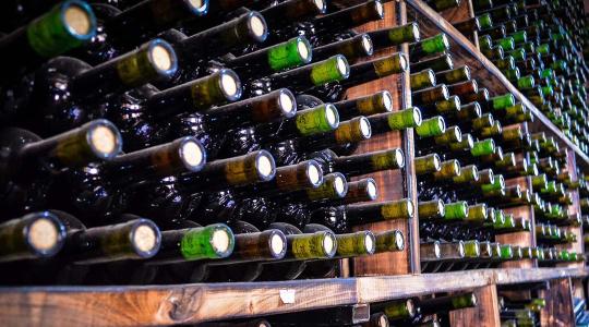 1,64 millió eurós kár: trükkösen loptak értékes borokat