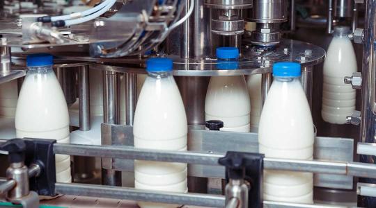 Zuhan a nyers tej termelői ára. Már Magyarországon is