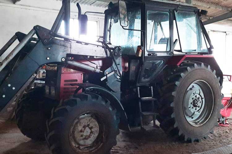 A kisteleki rendőrök az állampolgárok segítségét kérik egy ellopott traktor megtalálásában.
