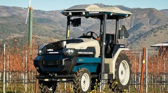 A Monarch Tractor elsőként jelenik meg a piacon olyan megoldással, mely már ma hatással van a gazdálkodókra