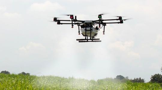 Permetező drón – nem csak növényvédelemre?
