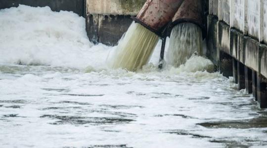 Ismét habzik a Hódtó-Kis-Tiszai csatorna: ökológiai katasztrófa a láthatáron? 