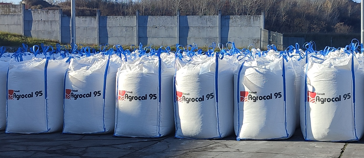 Az Agrocal 95 big-bag érhető el. Műtrágyaszóróval szórható ki