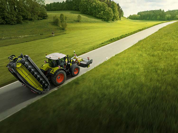 A CMATIC növeli a hatékonyságot, hiszen a traktor mindig az optimális sebességtartományban dolgozhat, legyen szó bármilyen feladatról