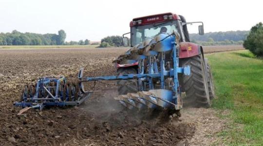 Államilag be kellene tiltani a szántást a talajra gyakorolt káros hatásai miatt
