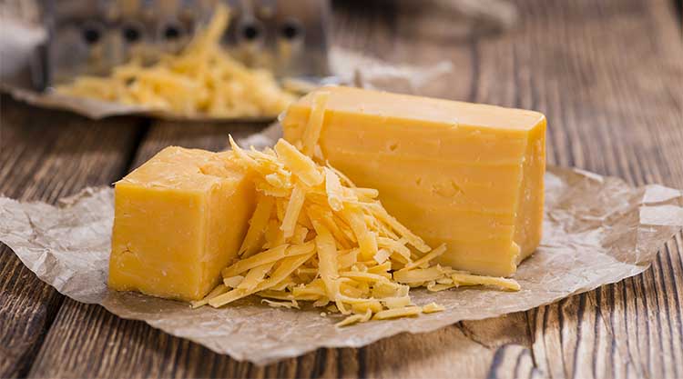 A belföldi eladások csökkenésével párhuzamosan 4000 tonnával (+11,3%) nőtt a hazánkba érkező külföldi félkemény sajt mennyisége