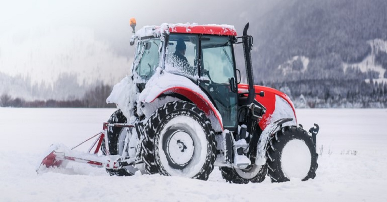 traktor hó