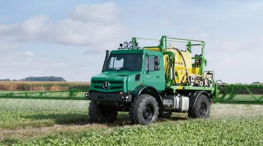 Traktor típusengedély és sok lóerő: a Mercedes-Benz bemutatja az új Unimogot