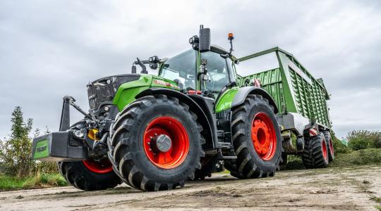 Vredestein VF Traxion Optimall gumiabroncsok az új, 7. generációs Fendt Vario 700 traktorokhoz