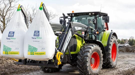 A világ első digitális traktoros homlokrakodója csomagban, fixált árengedménnyel lehet az öné