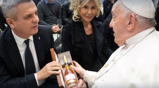 A Szentatya áldást adott a magyar borra