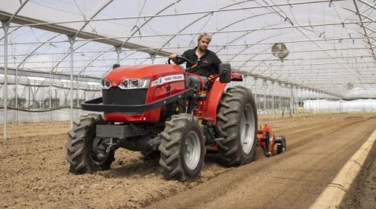 Megújult a Massey Ferguson 1700-as szériája: kis traktor, nagy lehetőségekkel