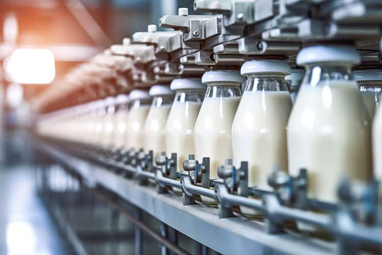 A nyers tej országos termelői átlagára 19 százalékkal maradt el az előző év azonos hónapjának átlagárától