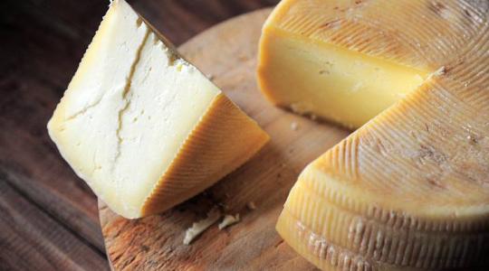 Te is ki szoktad dobni a sajt kérgét? Pedig igazi kincs a konyhában