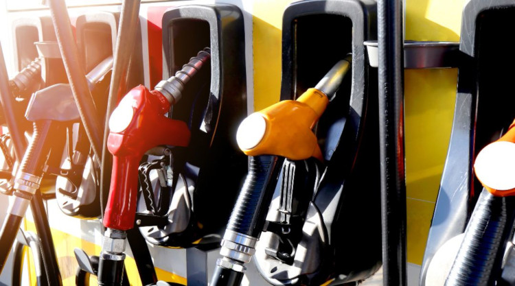 A gázolaj magyarországi átlagára 21 forinttal csökkent egy hét alatt.