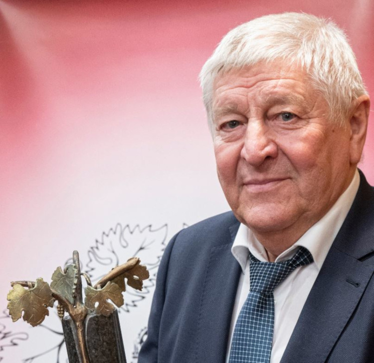 A Magyar Bor Akadémia életműdíjával kitüntetett Bock József villányi borász