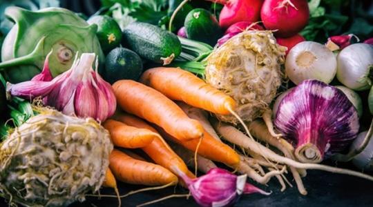 Zöldségekkel és gyümölcsökkel az Alzheimer-kór ellen