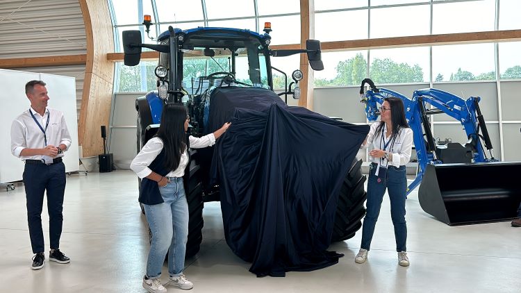 New Holland T5 Duo Command 