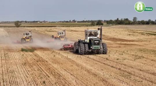 A RÁBA-Steiger traktorok a mai gépekkel is állják a versenyt! +VIDEÓ