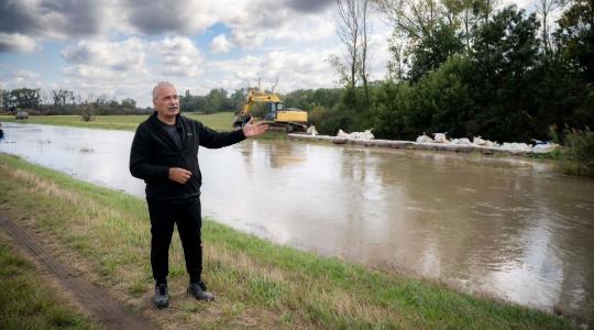 Most jön az árvízi védekezés neheze – brutális mennyiségű víz folyik át az országon