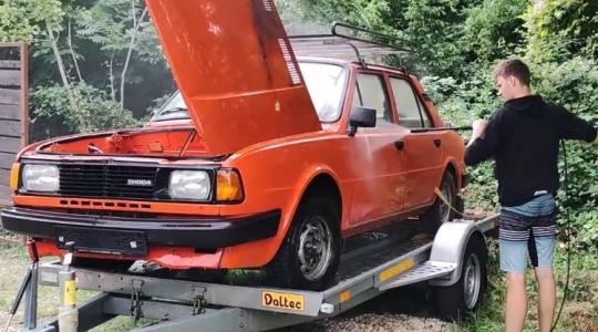 Így újul meg egy 1983-as Skoda 120L +VIDEÓK