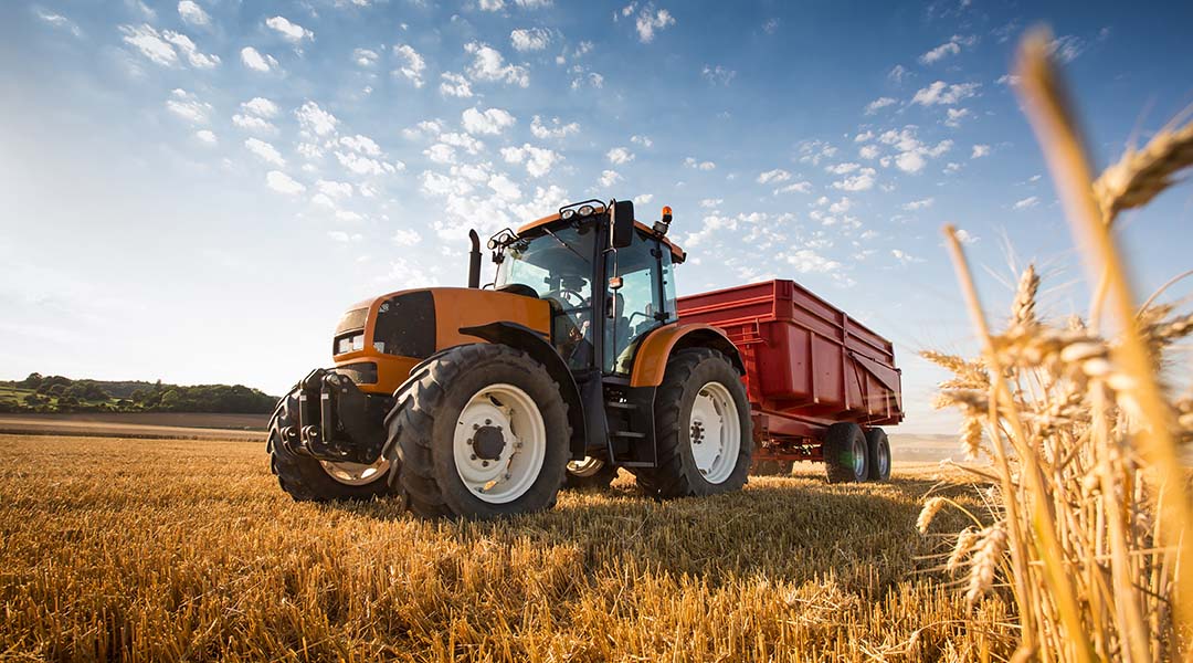 Traktor, mezőgazdasági pótkocsi, vontatott betakarítógép, talajművelő gép beszerzésére is lehet pályázni