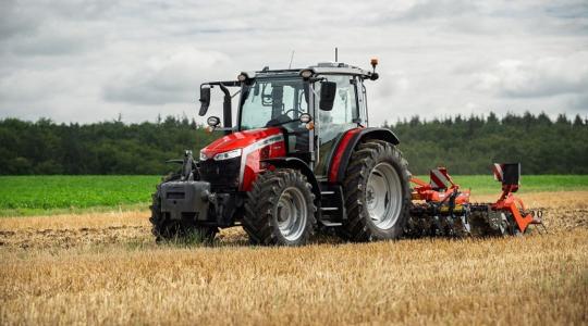 A Massey Ferguson bemutatja az MF 5M szériát 