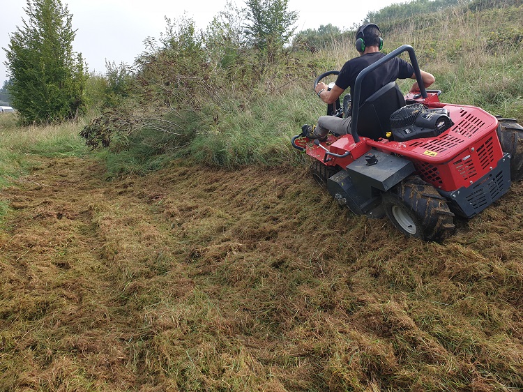 Benassi Fox fűnyíró traktor