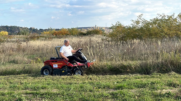 A Benassi Fox felülős szárzúzós fűnyírók a Penda Kft. kínálatában.