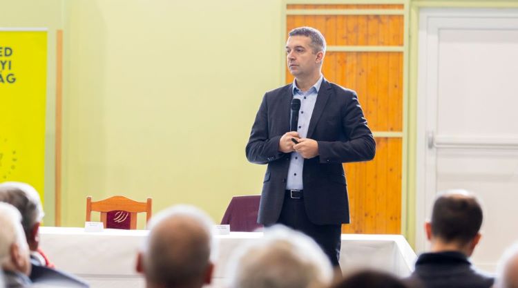 Feldman Zsolt, az Agrárminisztérium mezőgazdaságért és vidékfejlesztésért felelős államtitkára, Soltvadkerten, a XV. Márton-napi újbor ünnep megnyitóján.