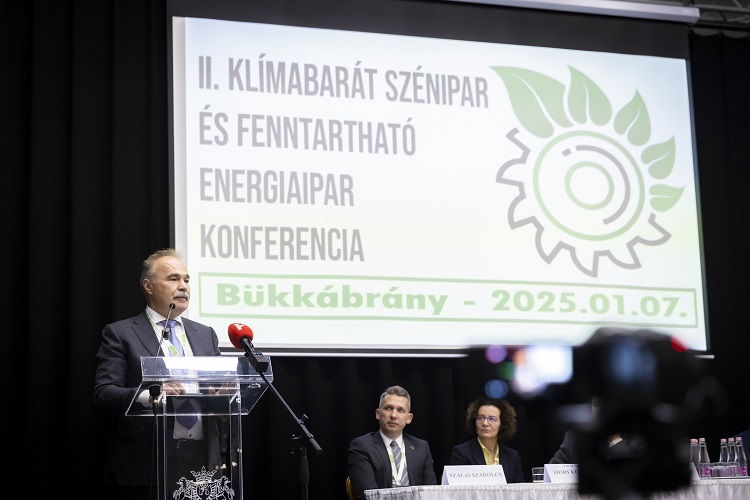 Nagy István agrárminiszter a II. Klímabarát Szénipar és Fenntartható Energiaipar Konferencián, Bükkábrányban