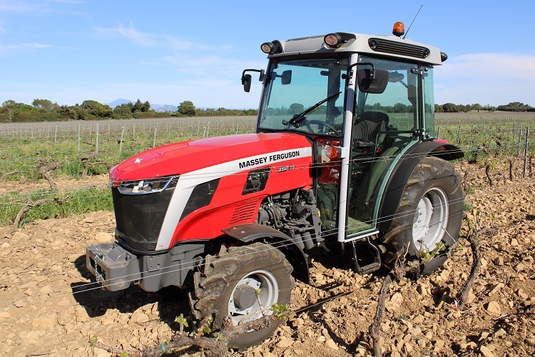 Austro Diesel Massey Ferguson kertészeti traktora