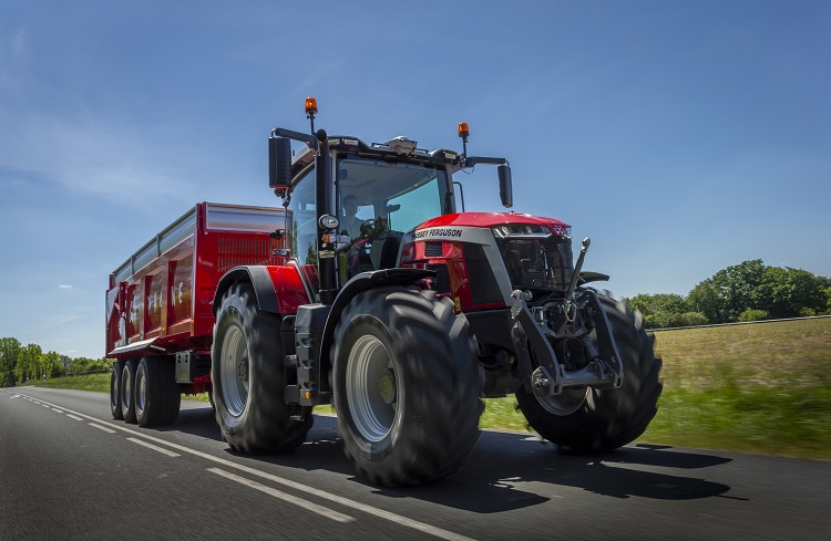 Massey Ferguson 8S.265 traktor