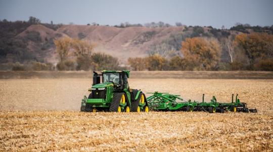 Ha nincs embered, a John Deere megoldja! +VIDEÓ