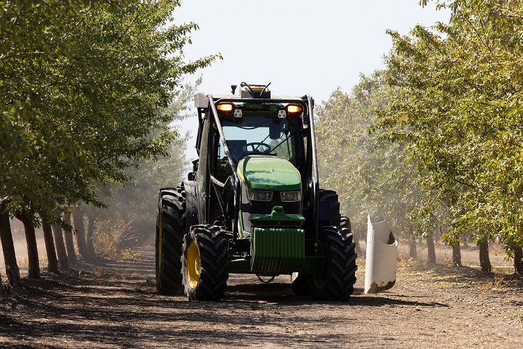 5ML autonóm kertészeti traktor növényvédelmi munkákhoz