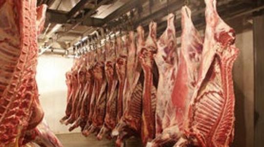 A helyi húsfeldolgozás és értékesítés megkönnyítésére enyhít a vágópontok szabályozásán a VM